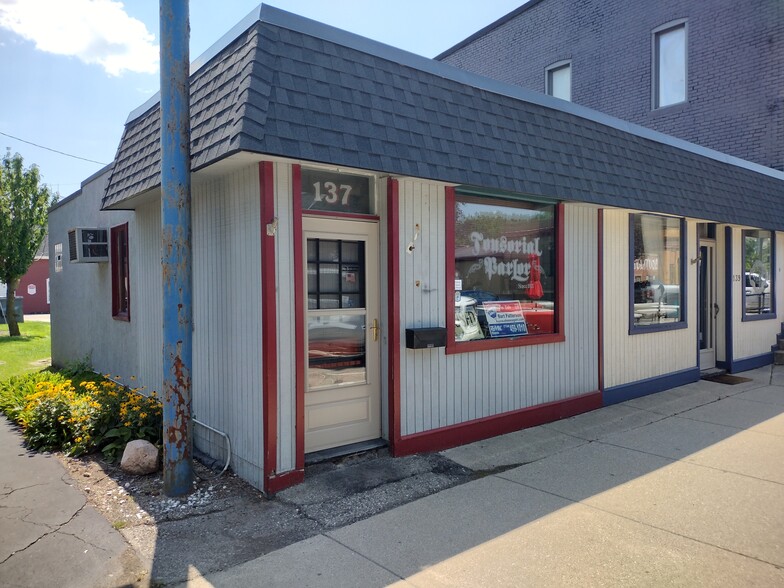 137-139 W Liberty St, Plymouth, MI for lease - Building Photo - Image 2 of 5