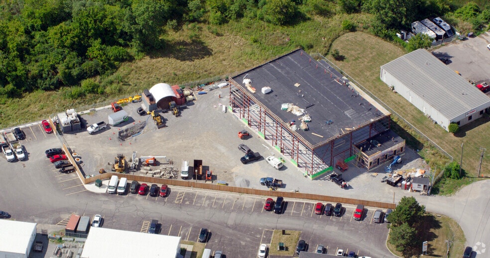 28 Steve Fonyo Dr, Kingston, ON for lease - Building Photo - Image 2 of 3