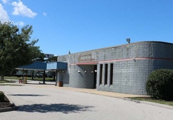 700 James S Mcdonnell Blvd, Hazelwood, MO à louer - Photo du bâtiment - Image 2 de 10