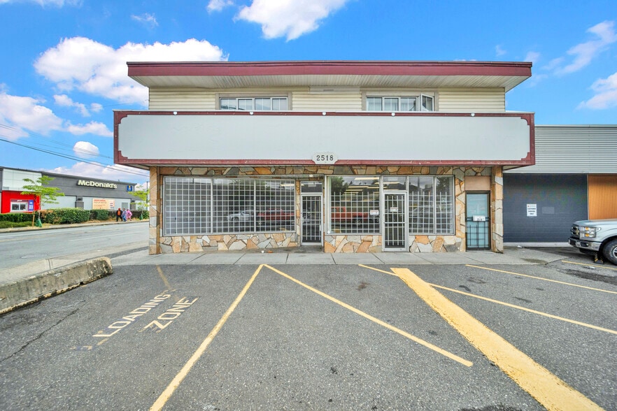 2518 Clearbrook Rd, Abbotsford, BC for lease - Building Photo - Image 1 of 34