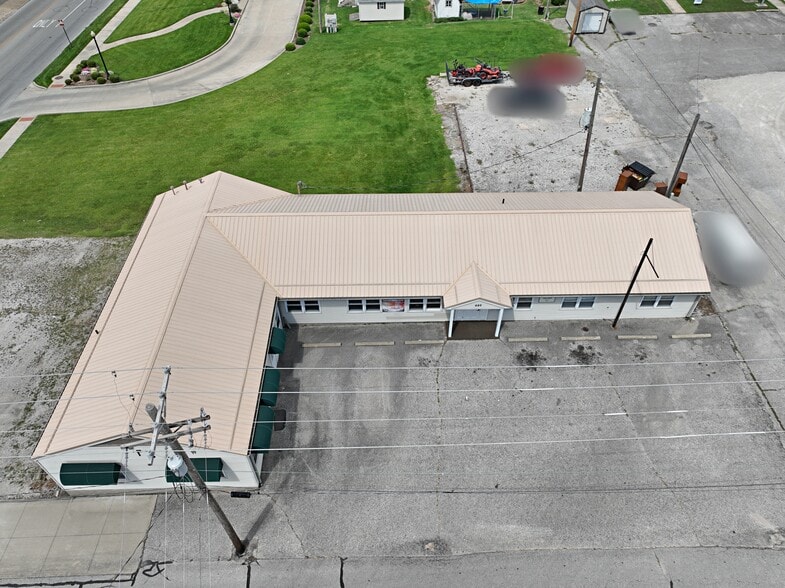 520 E Van Trees St, Washington, IN for sale - Building Photo - Image 3 of 6