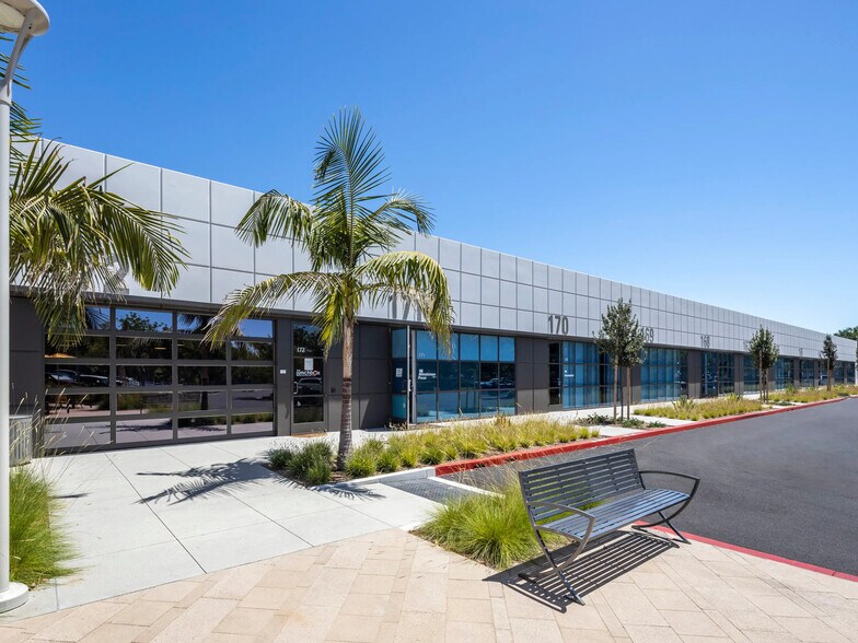 16 Technology Dr, Irvine, CA à louer - Photo du bâtiment - Image 1 de 8