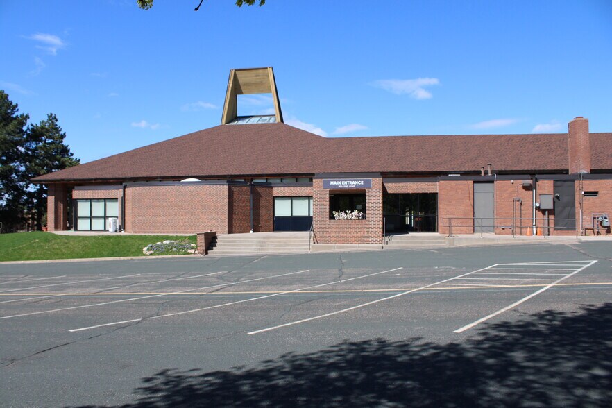 3351 Independence Ave N, Minneapolis, MN for lease - Building Photo - Image 2 of 4