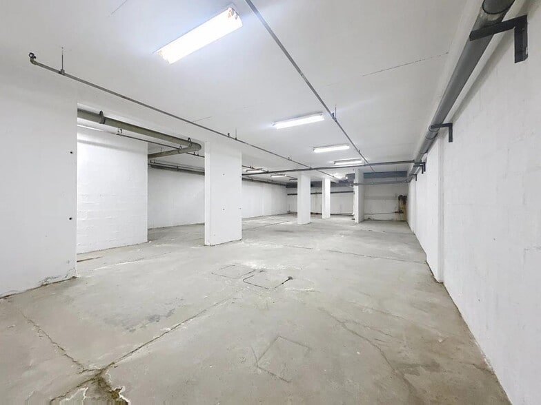 26 Rue De Paradis, Paris for sale - Building Photo - Image 3 of 8