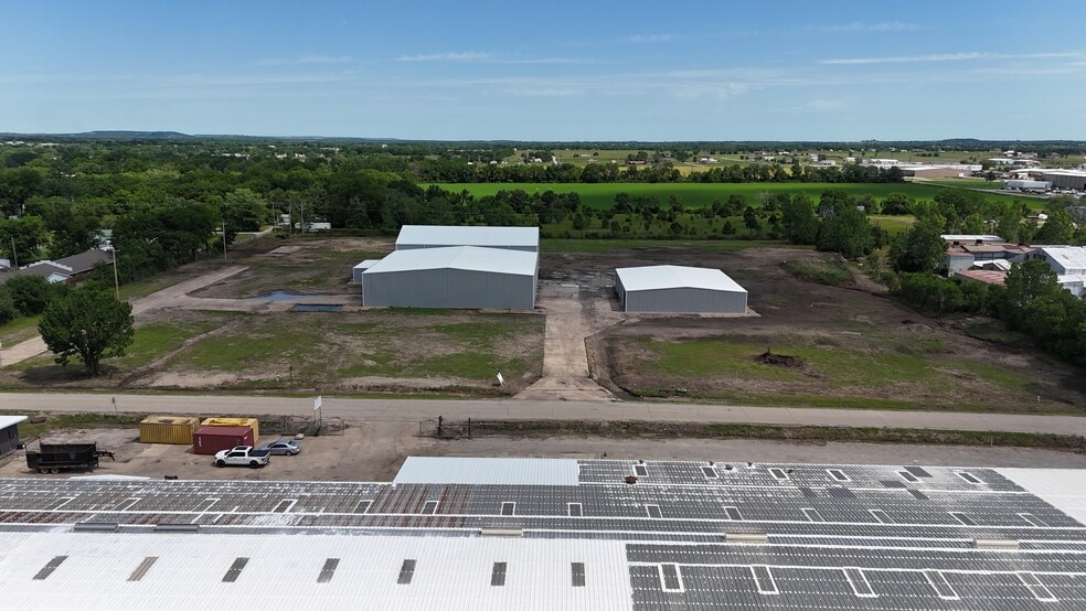 1100 E 14th St, Dewey, OK for lease - Building Photo - Image 3 of 25
