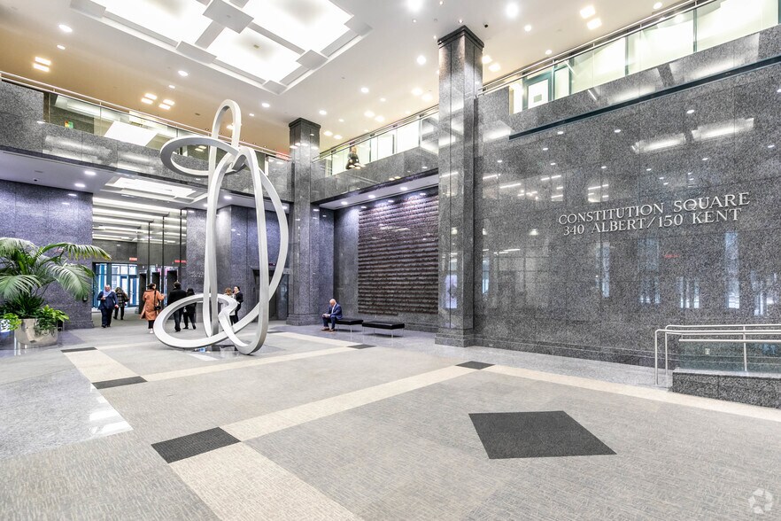 340 Albert St, Ottawa, ON à louer - Hall d’entrée - Image 2 de 6