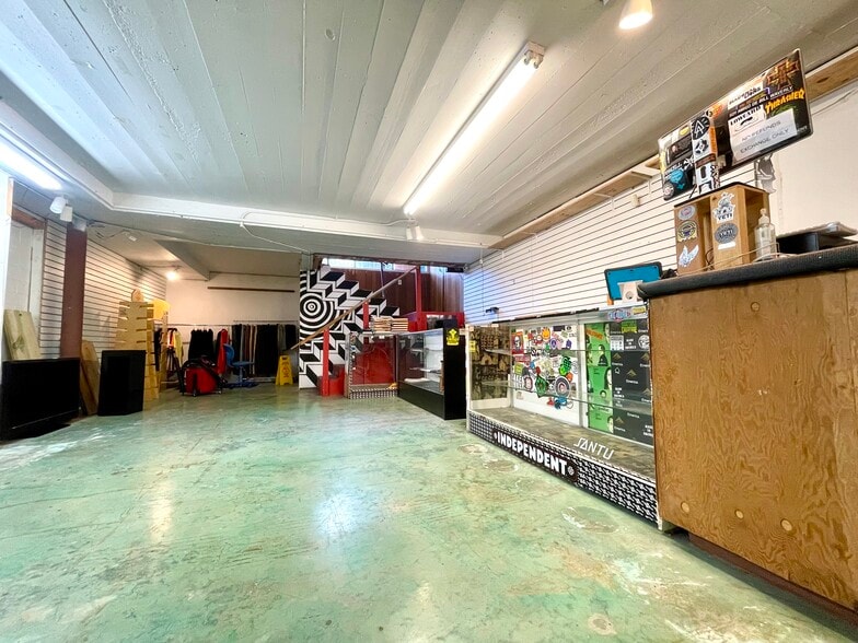 BASEMENT - 1906 Guadalupe St, Austin, TX 78705, Austin, TX for lease - Interior Photo - Image 2 of 4