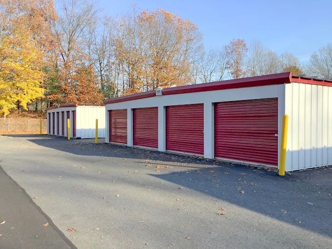 All Purpose Storage - Hinsdale portefeuille de 3 propriétés à vendre sur LoopNet.ca - Photo du bâtiment - Image 2 de 3