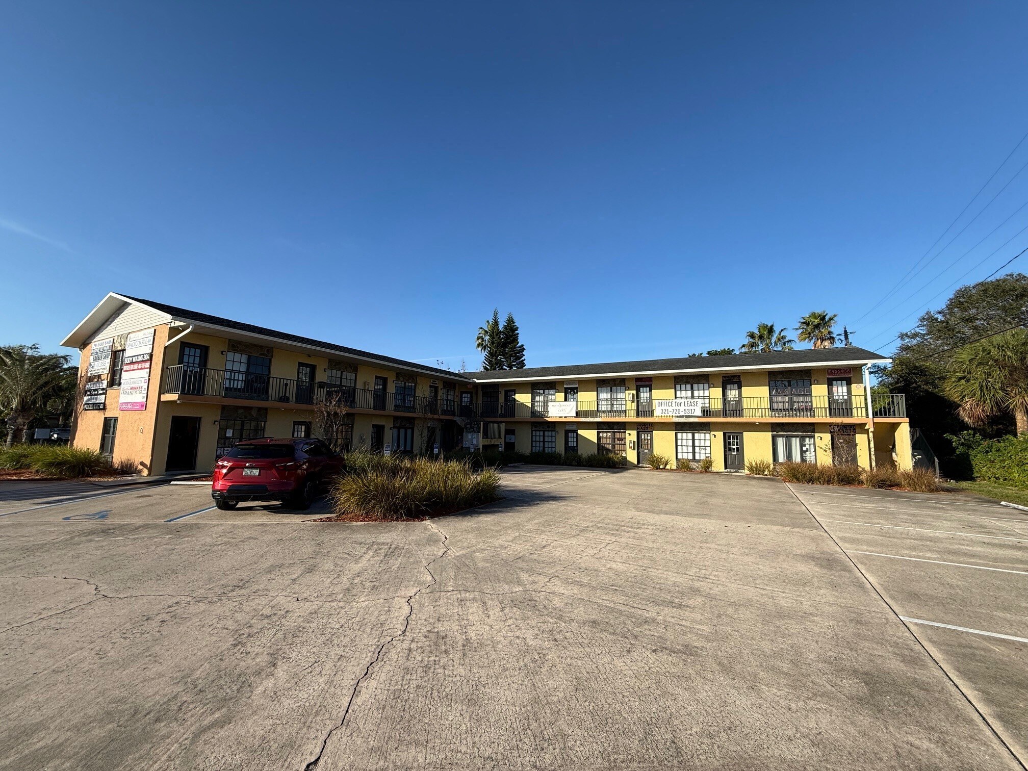 102 Columbia Dr, Cape Canaveral, FL for sale Primary Photo- Image 1 of 7