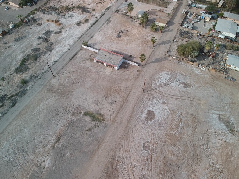 1573 E Hobsonway, Blythe, CA à vendre - Photo du bâtiment - Image 2 de 7