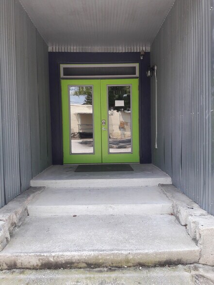 955 Commercial St NE, Conyers, GA à vendre - Photo du bâtiment - Image 3 de 54