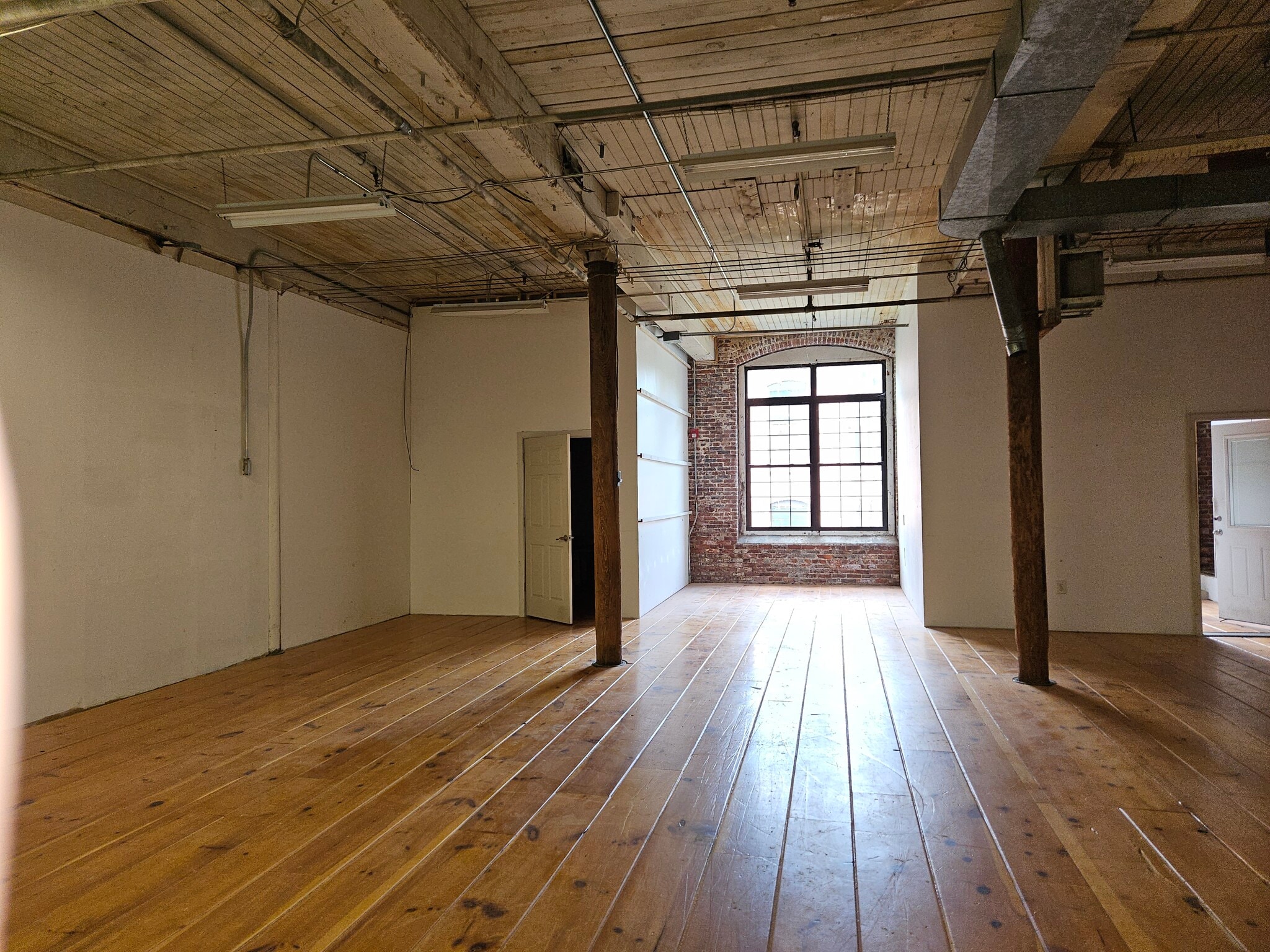 3 Railroad St, Andover, MA à louer Photo intérieure- Image 1 de 16