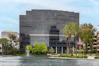 Plus de détails pour 3 Hutton Centre Dr, Santa Ana, CA - Bureau à louer