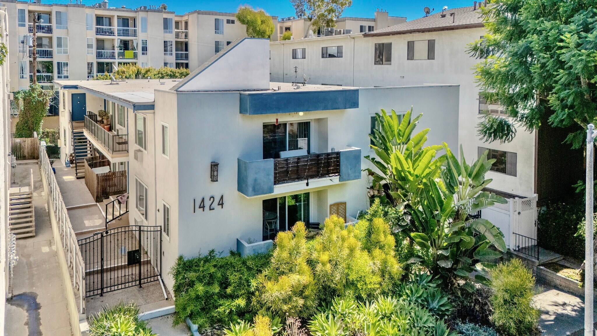 1424 Greenfield Ave, Los Angeles, CA à vendre Photo du bâtiment- Image 1 de 27