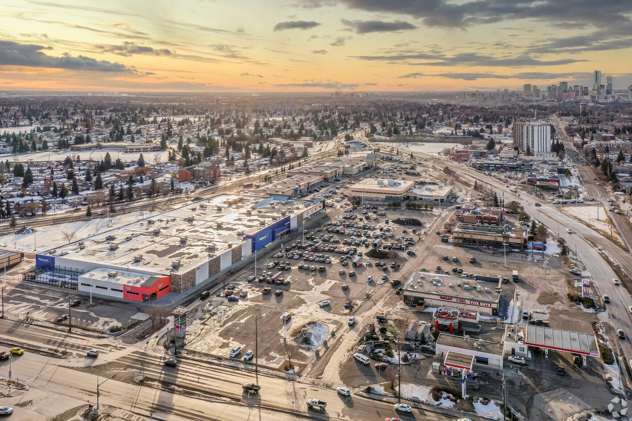 5004 98 Ave NW, Edmonton, AB à louer Aérien- Image 1 de 7