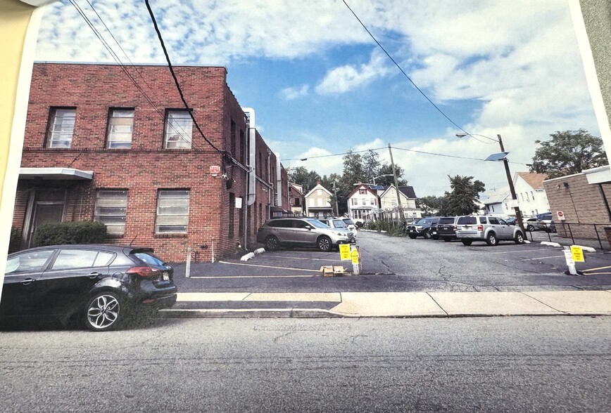 177 Oakwood Ave, Orange, NJ for lease - Building Photo - Image 2 of 14