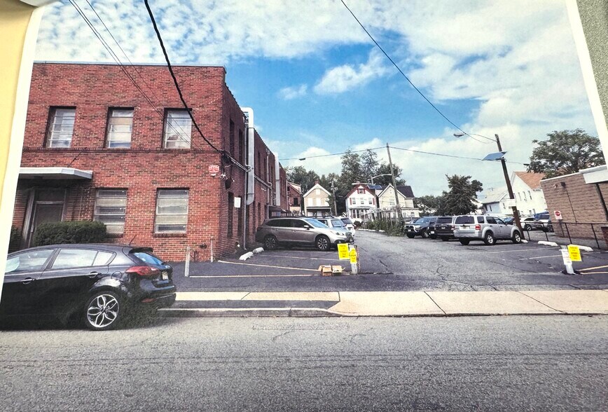 177 Oakwood Ave, Orange, NJ à louer - Photo du bâtiment - Image 2 de 14