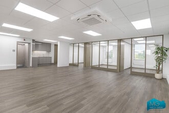 311 Ballards Ln, London for lease Interior Photo- Image 2 of 6