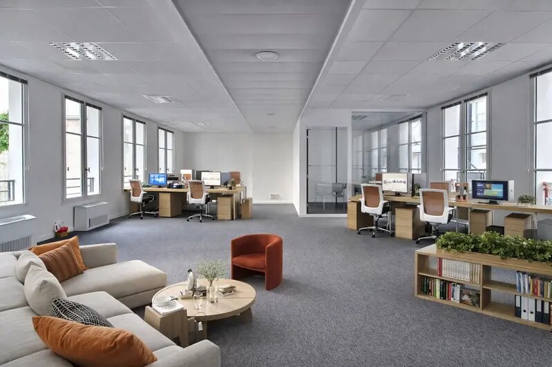 39 Rue Saint-Lazare, Paris for lease - Building Photo - Image 1 of 17