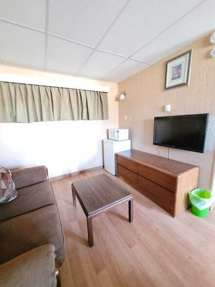 5423 50 Ave S, Northern Rockies, BC à vendre - Photo intérieure - Image 3 de 4