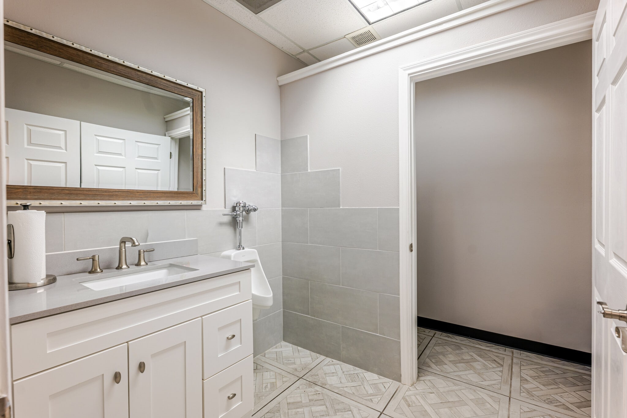 5316 Woodway Dr, Fort Worth, TX for lease Interior Photo- Image 1 of 29