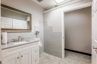 5316 Woodway Dr, Fort Worth, TX for lease Interior Photo- Image 1 of 29