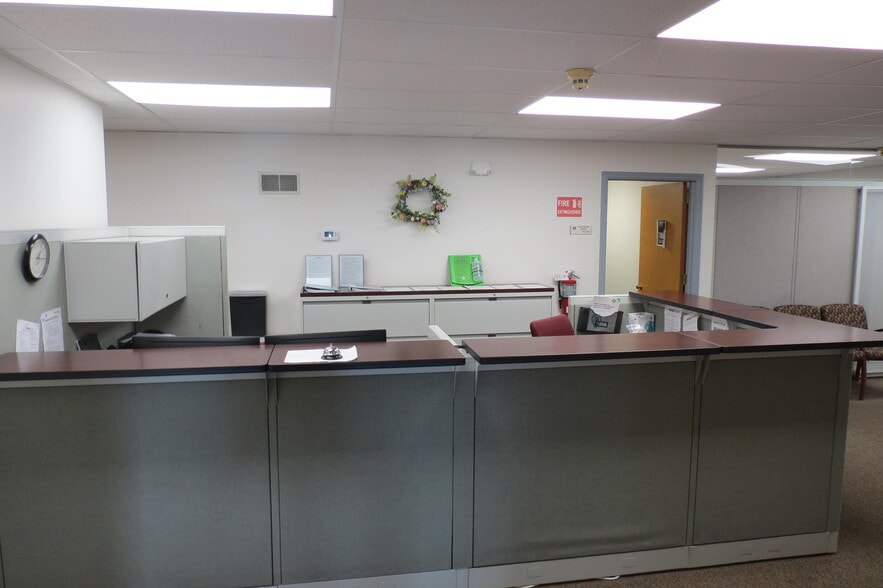 1176 Enterprise Ct, East Petersburg, PA for lease - Building Photo - Image 3 of 9