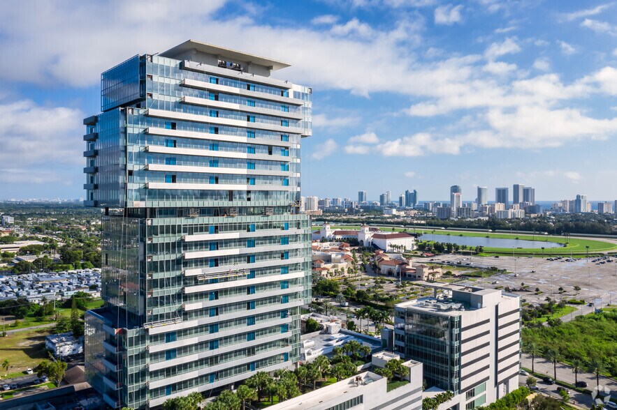 21500 Biscayne Blvd, Aventura, FL à louer - Photo du bâtiment - Image 2 de 8