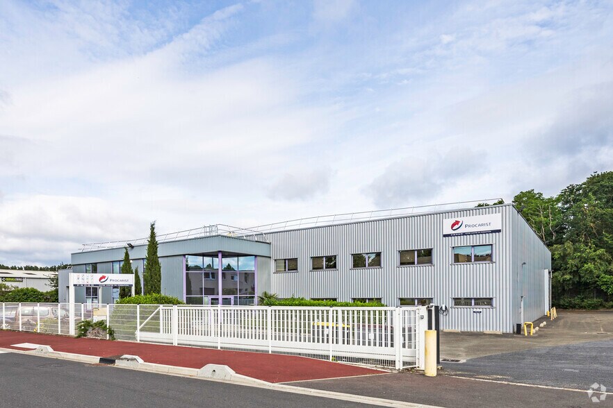 Flex dans Taverny à louer - Photo du bâtiment - Image 1 de 7