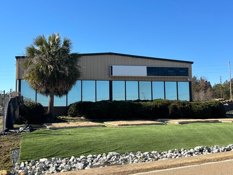 1051 Broad Stone Rd, Irmo, SC à vendre - Photo du bâtiment - Image 2 de 8