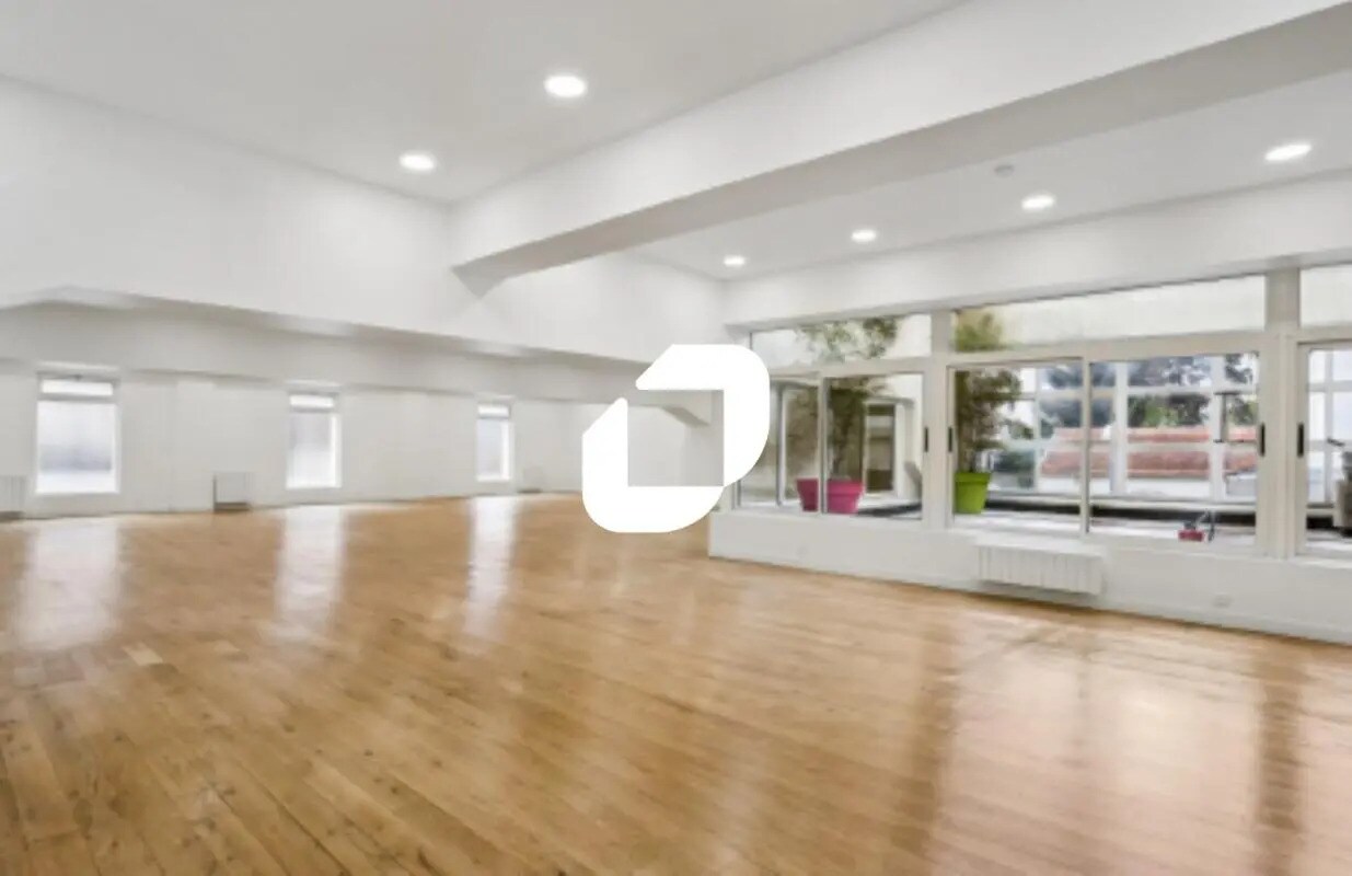 Office in Boulogne-Billancourt for lease Building Photo- Image 1 of 7