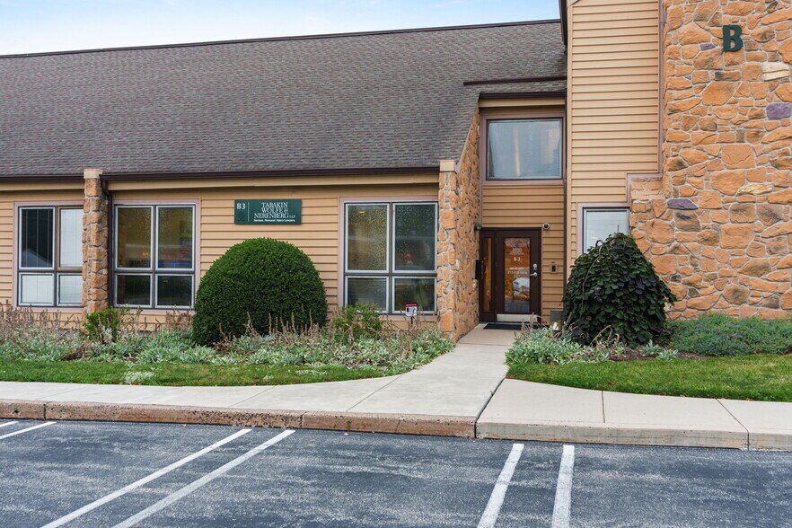 1000 Germantown Pike, Plymouth Meeting, PA à vendre - Photo du bâtiment - Image 3 de 46