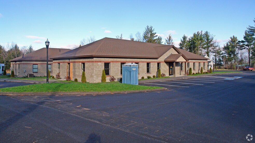 10 Evergreen Dr, Oakland, ME à vendre - Photo du bâtiment - Image 3 de 3