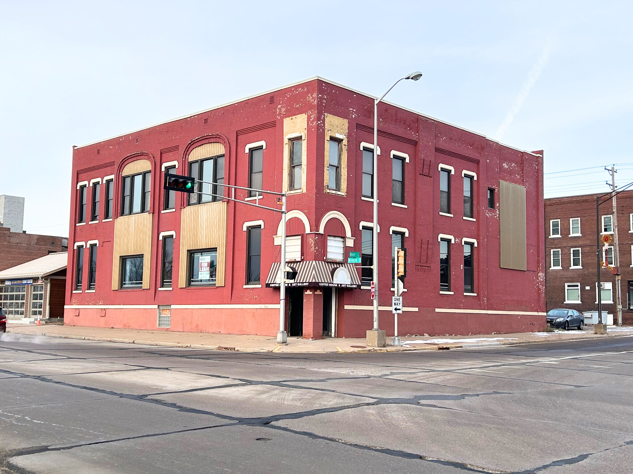 2 Bay St, Chippewa Falls, WI for sale Primary Photo- Image 1 of 34