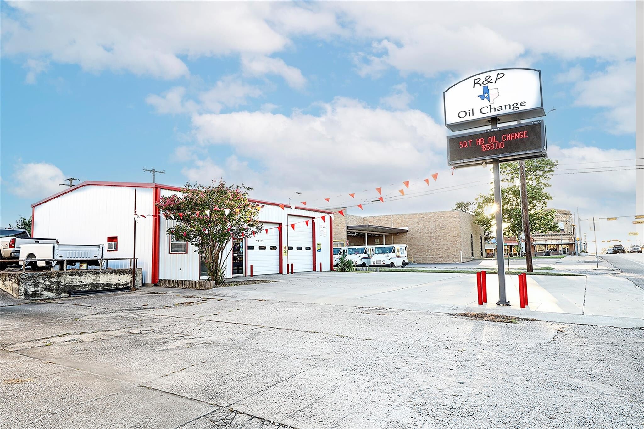 108 E Wise St, Bowie, TX for sale Building Photo- Image 1 of 39