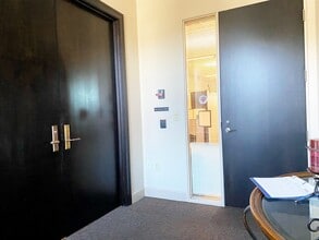 17425 Bridge Hill Ct, Tampa, FL for lease Interior Photo- Image 1 of 9