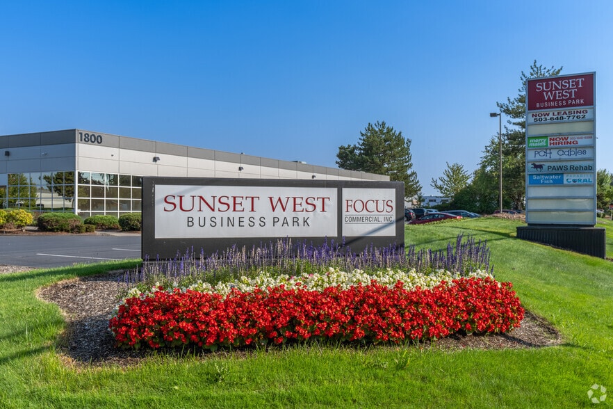 1800 NE 25th Ave, Hillsboro, OR for lease - Building Photo - Image 3 of 5