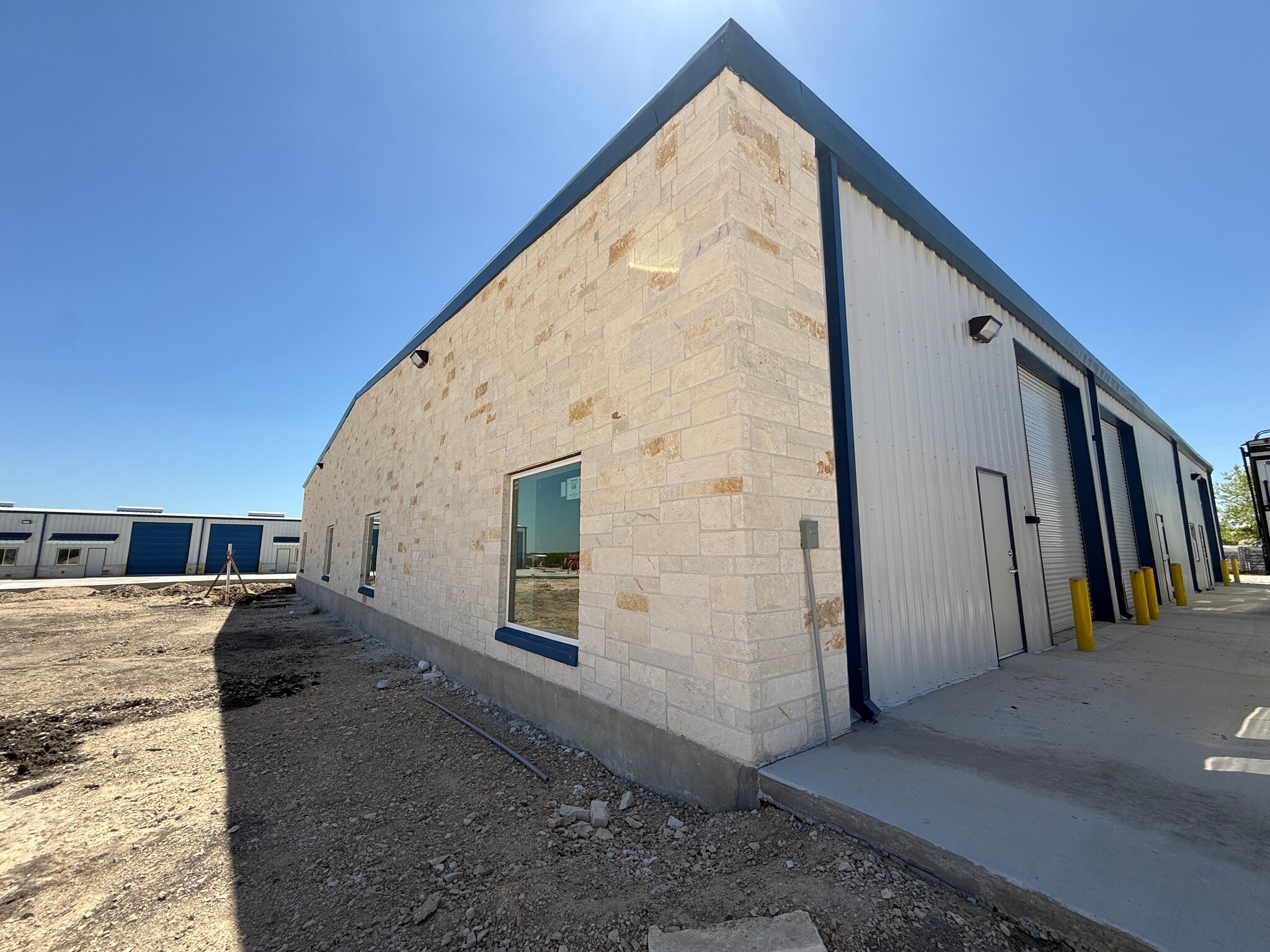 8081 Old Bastrop Rd, New Braunfels, TX for lease Interior Photo- Image 1 of 4