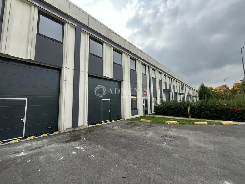 Flex in COURCOURONNES for lease - Building Photo - Image 1 of 7