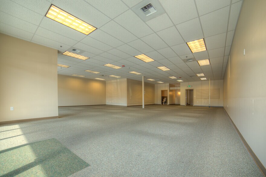 410 W Bakerview Rd, Bellingham, WA for lease - Building Photo - Image 3 of 10