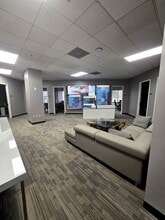 7077 Bonneval Rd, Jacksonville, FL for lease Interior Photo- Image 2 of 8