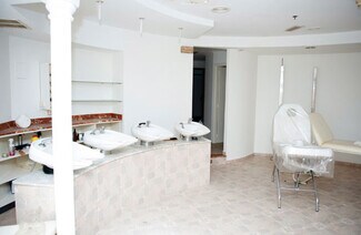 Plus de détails pour Praza de América, 1, Vigo - Commerce de détail à vendre