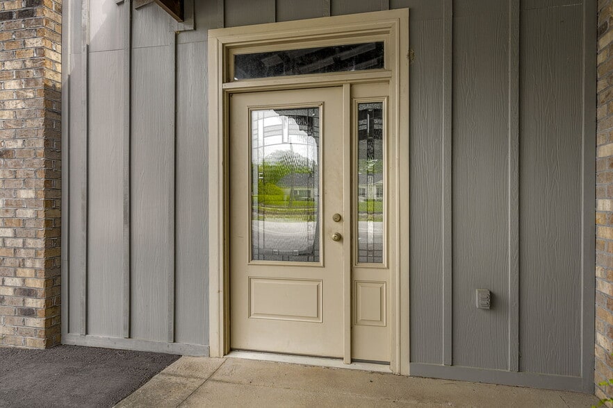 505 E Main St, Clinton, SC à vendre - Photo du bâtiment - Image 2 de 5