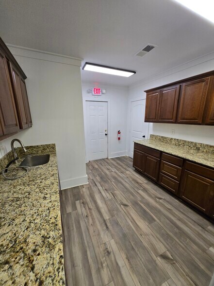 202 E Weaver Ave, Alvarado, TX à vendre - Photo intérieure - Image 3 de 18