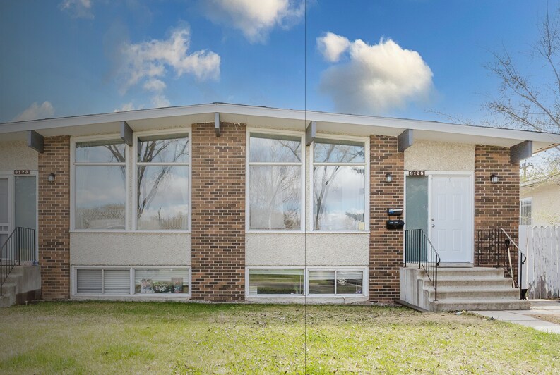 8123 83 Av NW, Edmonton, AB for sale Primary Photo- Image 1 of 1