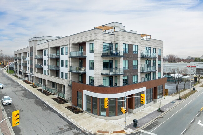 More details for 123 Maurice Dr, Oakville, ON - Multifamily for Sale