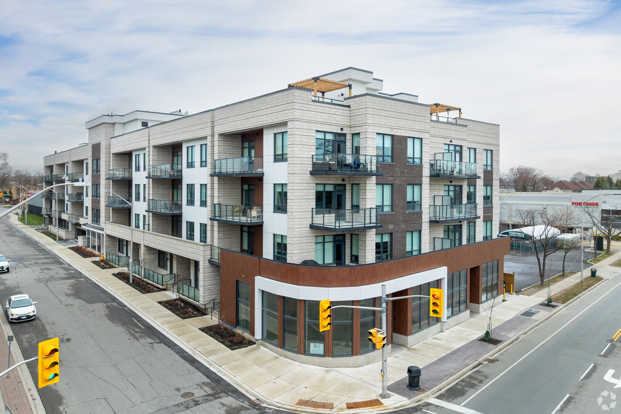 123 Maurice Dr, Oakville, ON for lease Primary Photo- Image 1 of 5