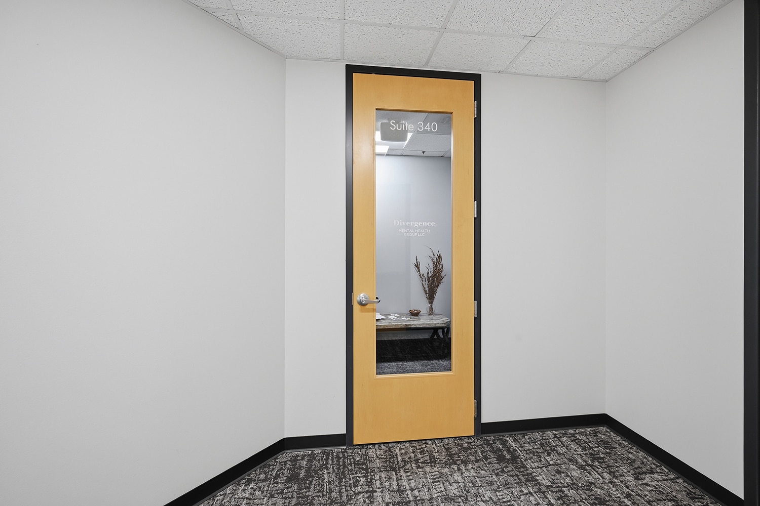 630 Plaza Dr, Highlands Ranch, CO à louer Photo intérieure- Image 1 de 12