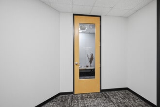 630 Plaza Dr, Highlands Ranch, CO à louer Photo intérieure- Image 1 de 12