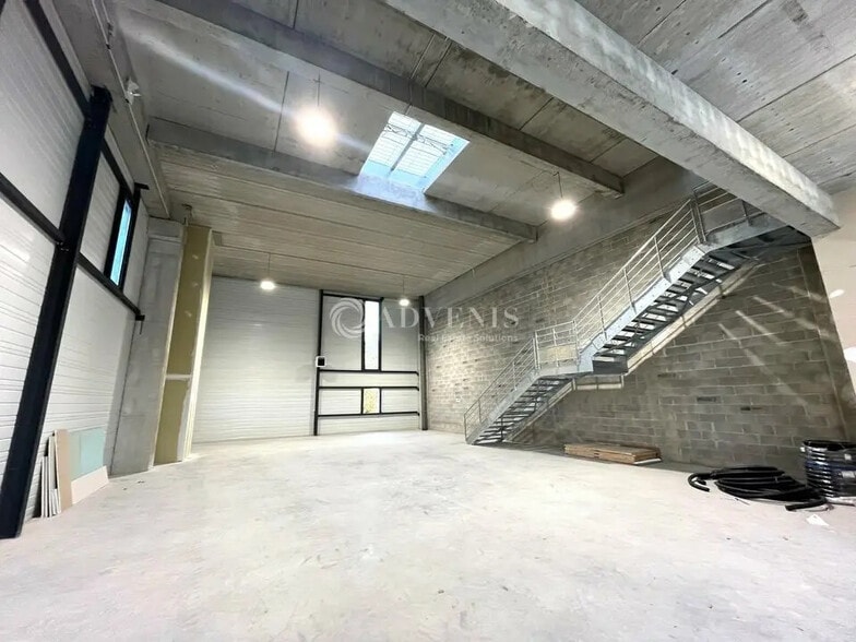 Flex in Bobigny for lease - Building Photo - Image 3 of 11